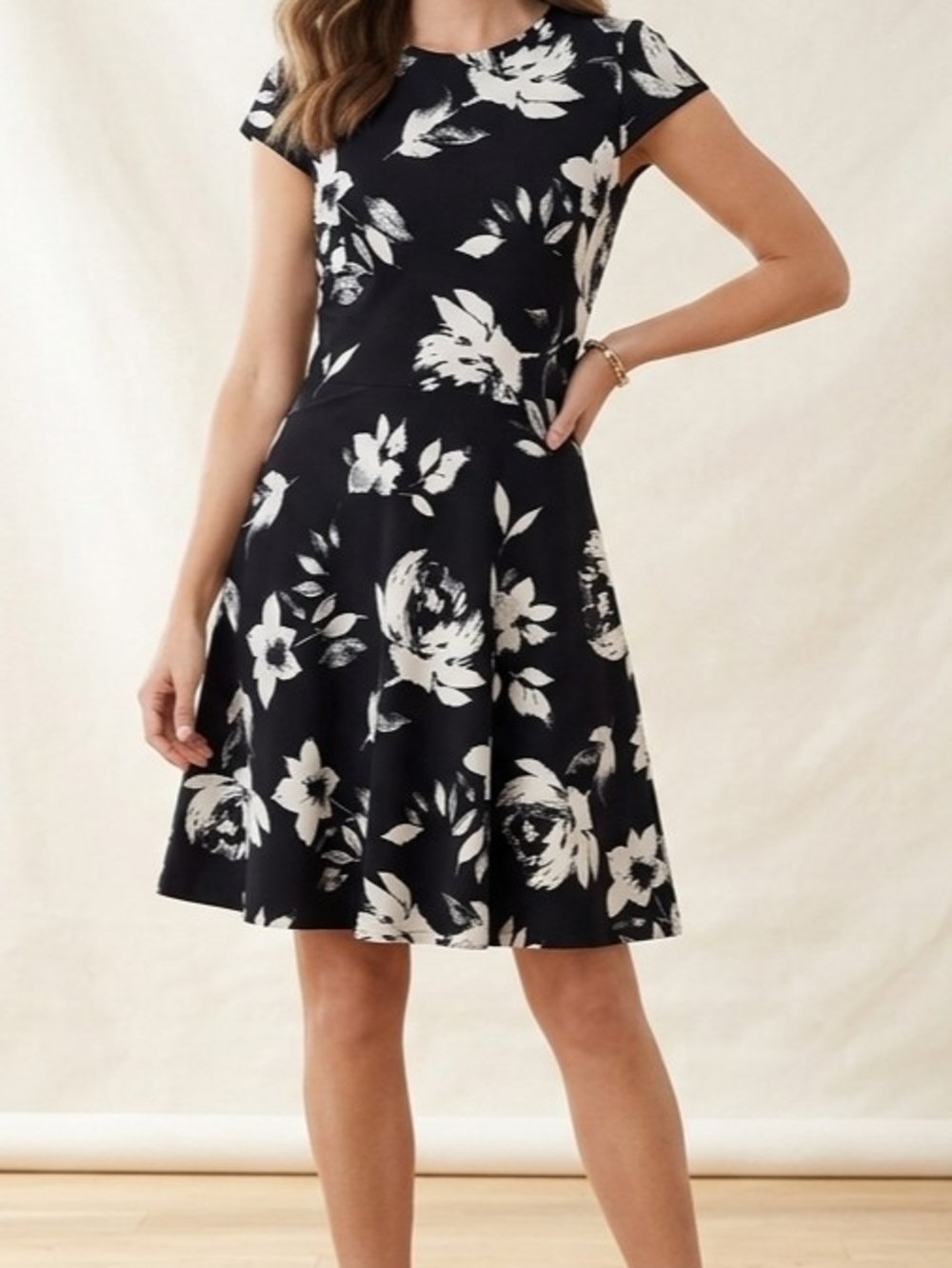 Ivanka Trump Black & White Floral Fit-and-Flare Dress Sz 6